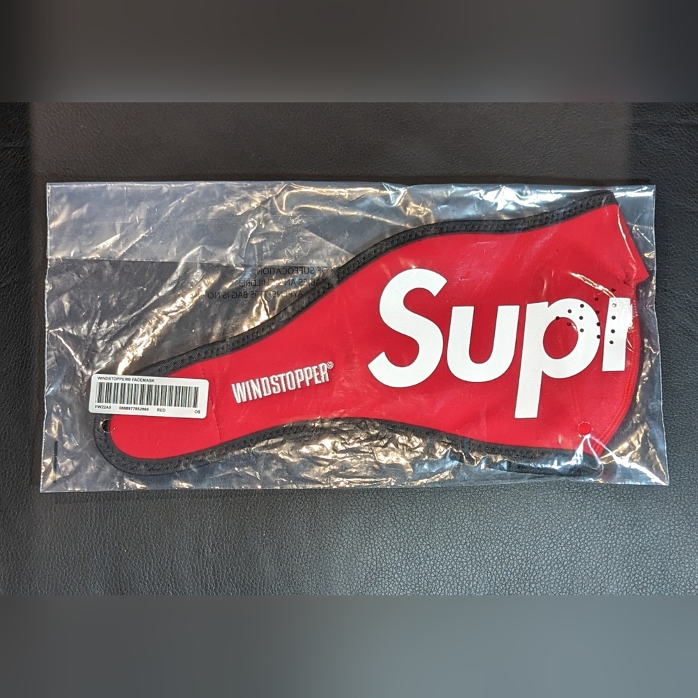 Supreme WINDSTOPPER Facemask Red